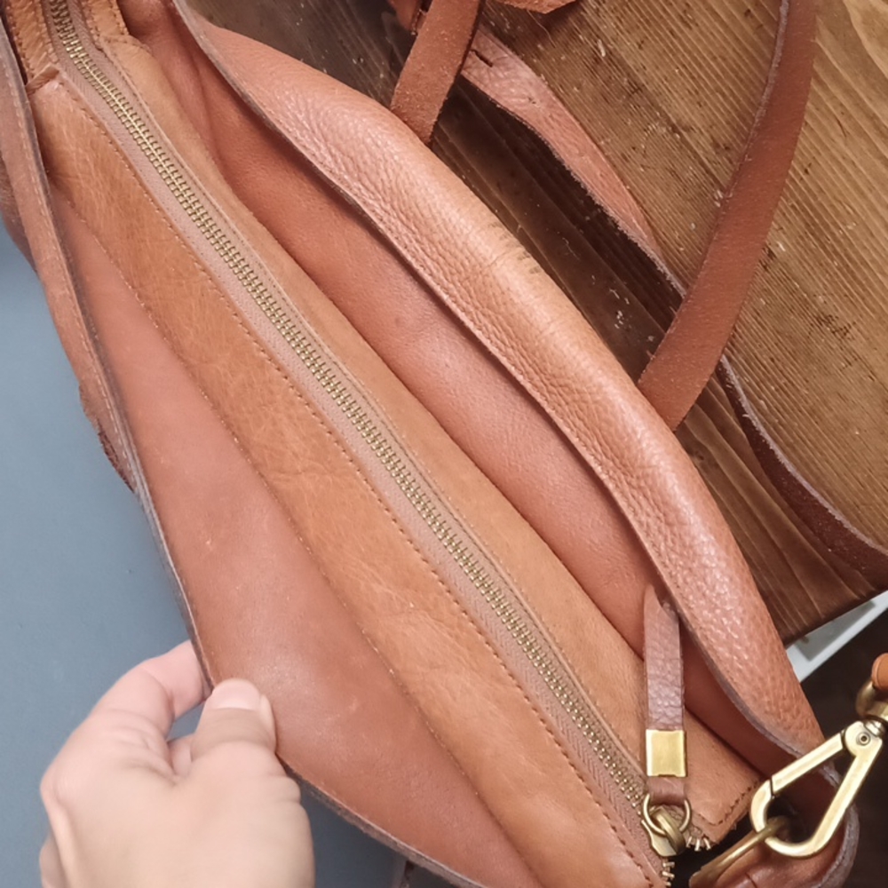 Madewell  purse - Picture 9 of 16